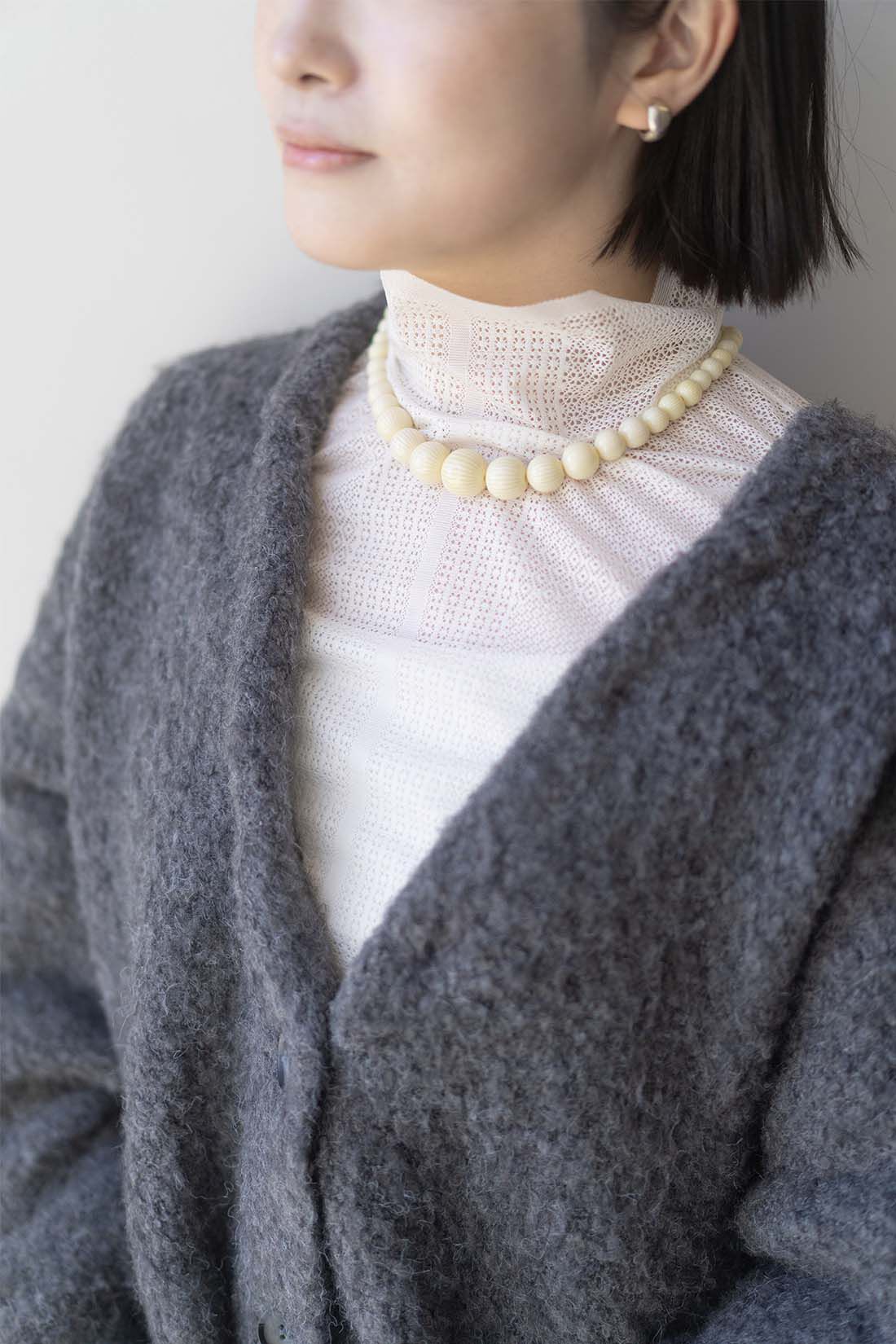 SeeMONO|松若硝子真珠工業所で見つけた 象牙風樹脂のヴィンテージネックレス