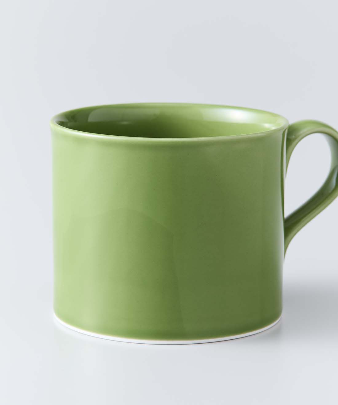 SeeMONO|たっぷりサイズで暮らしの相棒に　有田焼のマグカップ〈ＧＲＥＥＮ〉|ハンドメイドのため、色むらが見られる場合があります。
