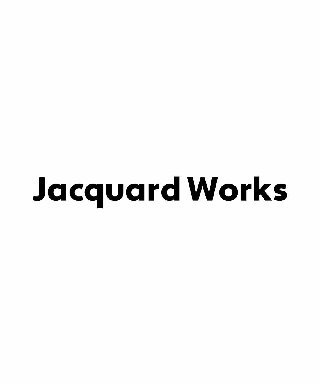 SeeMONO|ジャカード織生地で作ったキャラメルみたいな形のポーチ〈ＧＯＬＤ　ＤＯＴＳ×ＢＥＩＧＥ　ＧＬＩＴＴＥＲ〉|Jacquard Works［ジャカード・ワークス］は、1300年以上つづく織物のまち「桐生」より、1906年創業のSUSAIがお届けするファクトリーブランド。ジャカード織物特有の、糸の１本１本が織りなす豊かな表現や、凹凸感のある手触りや風合いはそのままに、サステナビリティを意識しながら日常使いできる製品を１つ１つ丁寧に制作している。