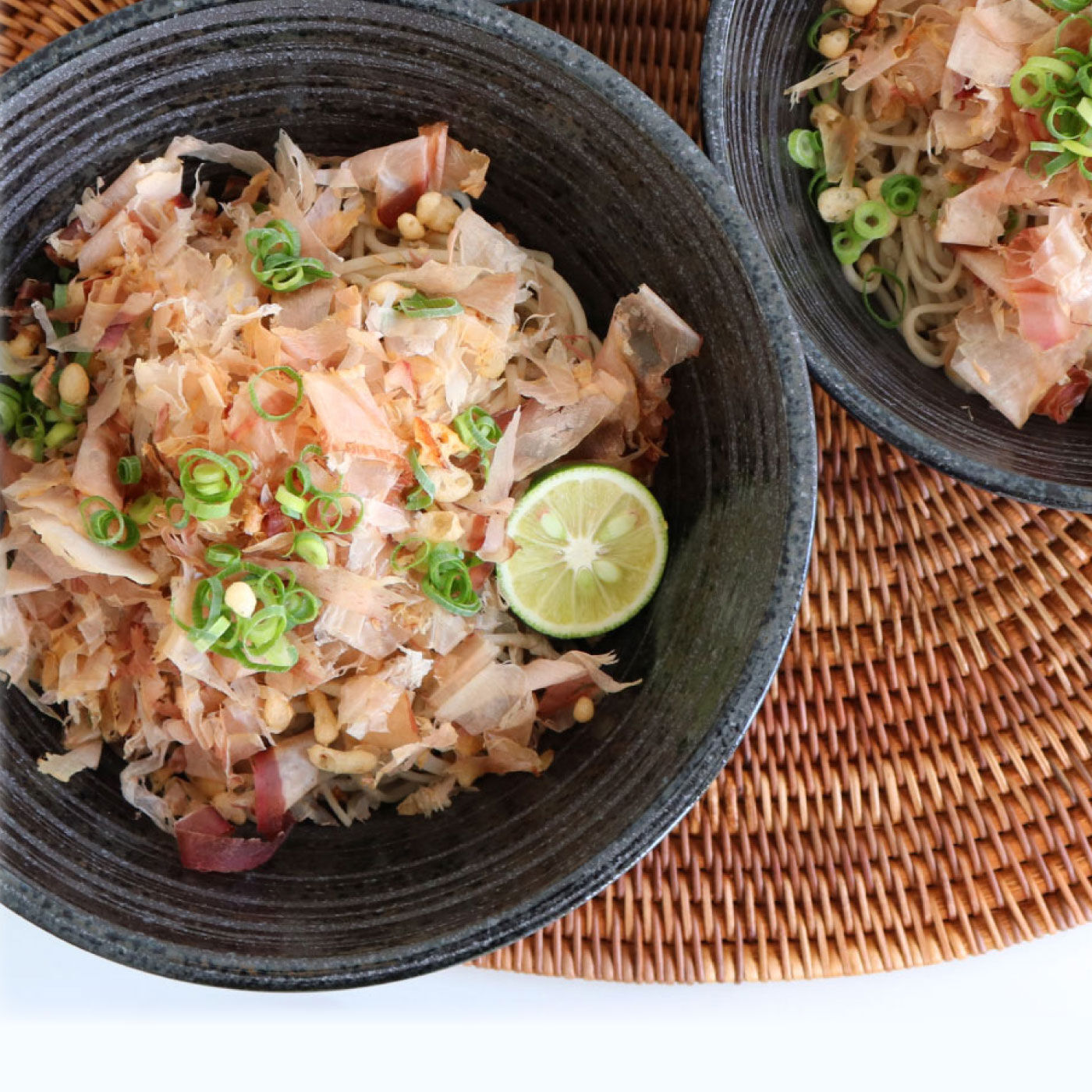 FELISSIMO PARTNERS|いつもの料理がおしゃれに　シックなつむじ黒麺鉢