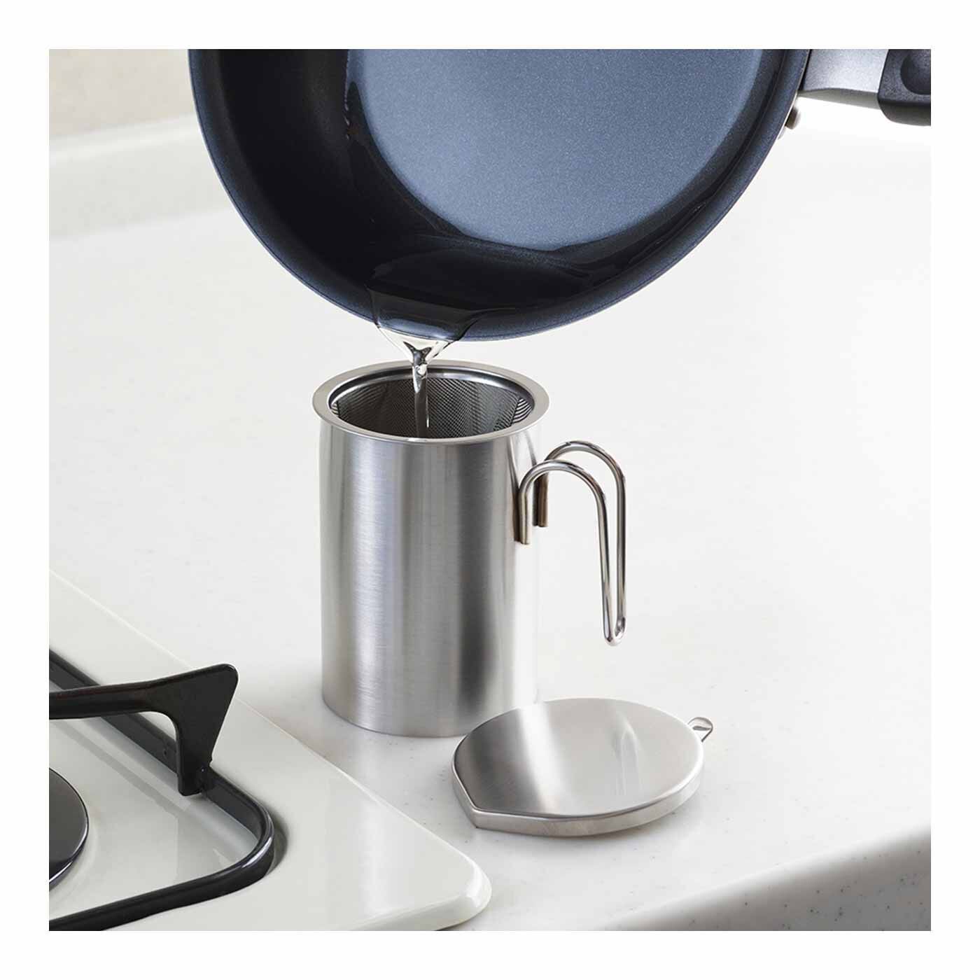 FELISSIMO PARTNERS|燕三条の技術で作りあげた and ステンレスポット|少量の油の保管に使いやすい小さめサイズ！　※画像はイメージです。