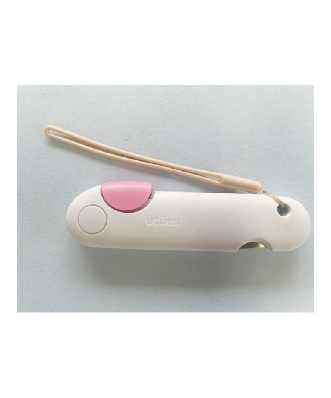 FELISSIMO PARTNERS|プロユースの切れ味なのにかわいいハンディのこぎり ユーティレス ペティソー|使わないときは折りたたんで収納できます。ストラップ付き。