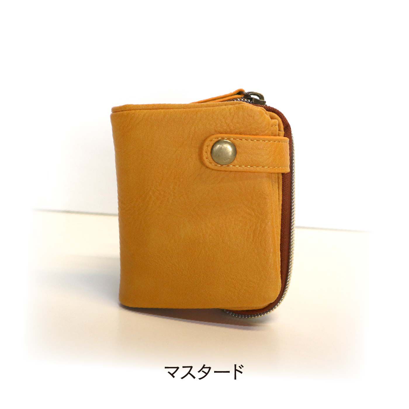 FELISSIMO PARTNERS|ぽってり感がかわいい合成皮革の二つ折りウォレット