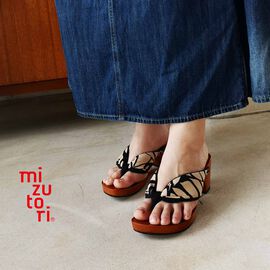 FELISSIMO PARTNERS | サンダル下駄 hitete〈ハイテテ〉6.5cmヒール リーフベージュ