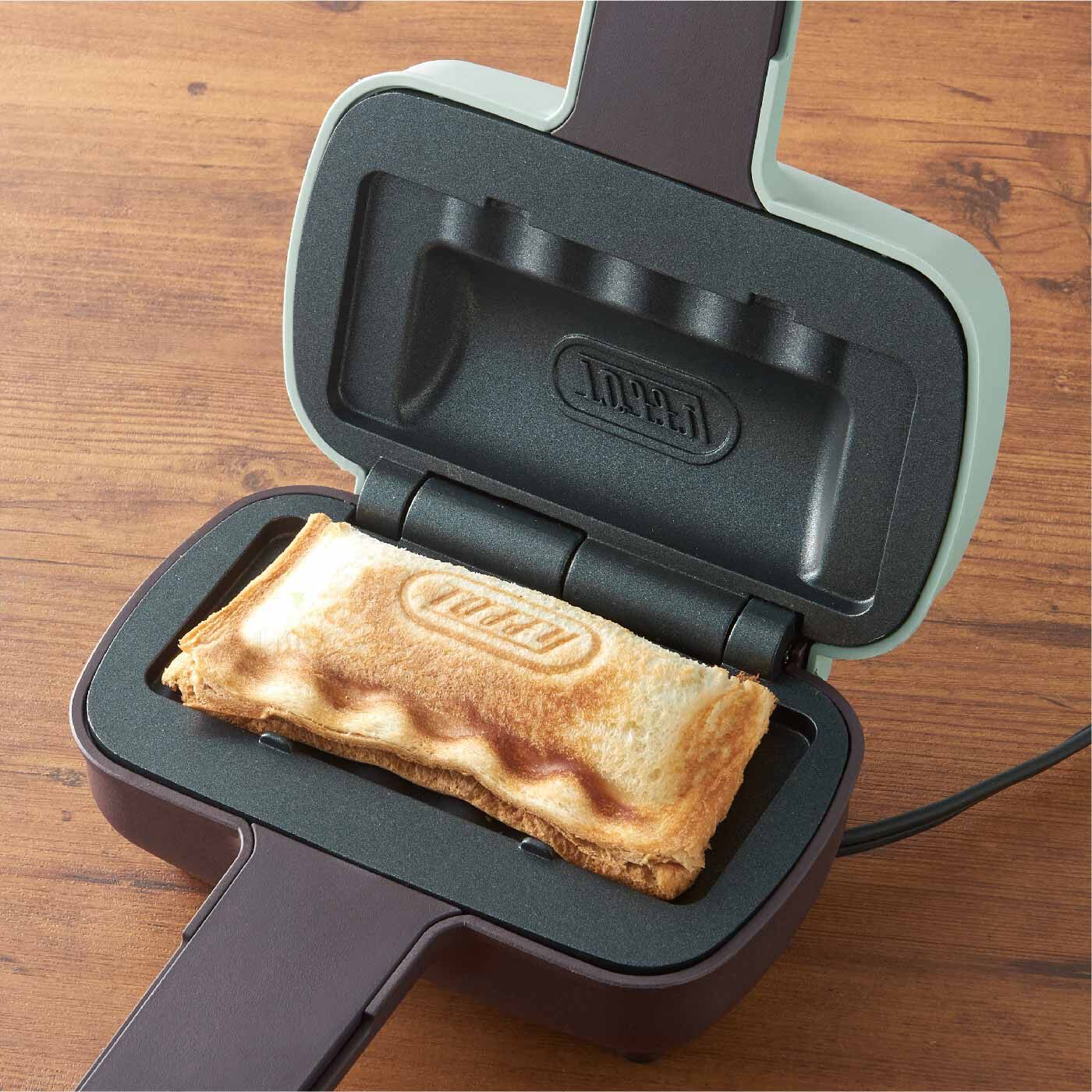 FELISSIMO PARTNERS|Ｔｏｆｆｙ　１枚の食パンで作れる！ハーフホットサンドメーカー|「ハーフホットサンド」のできあがり。