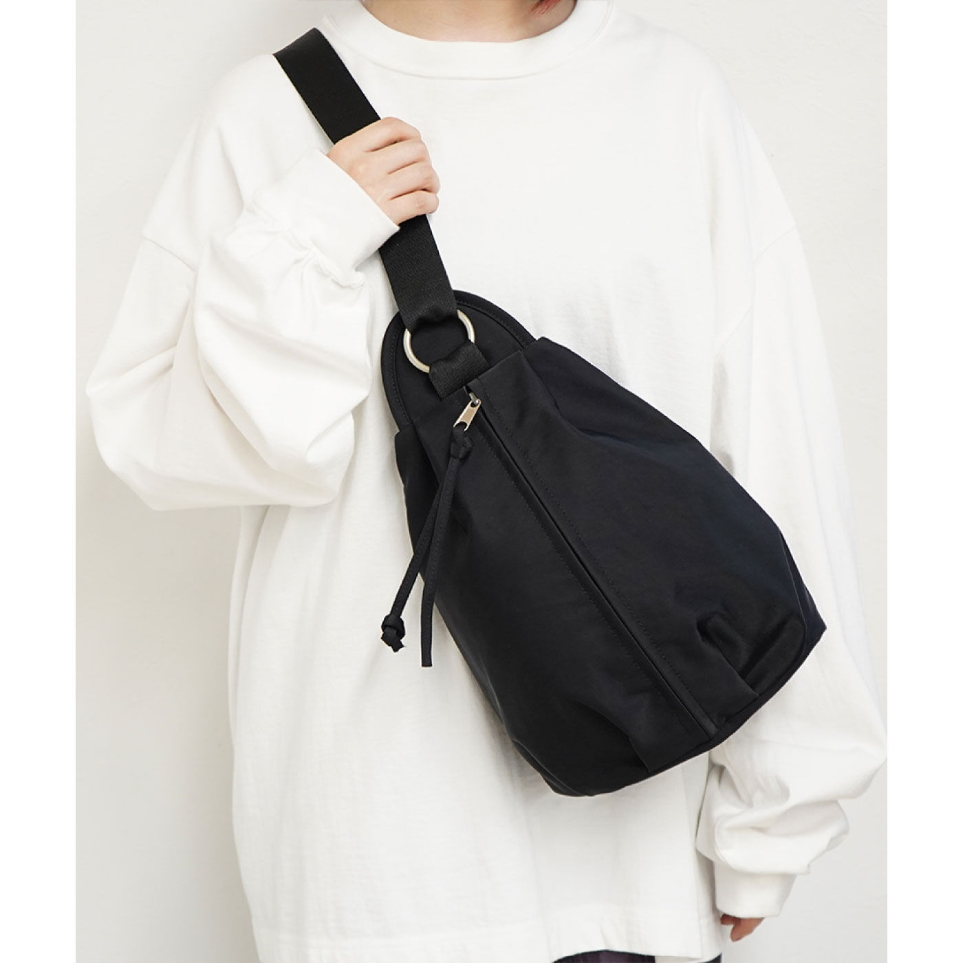 FELISSIMO PARTNERS|ふんわりしたやさしい雰囲気のシンプルナチュラルなワンショルダーボディーバッグ