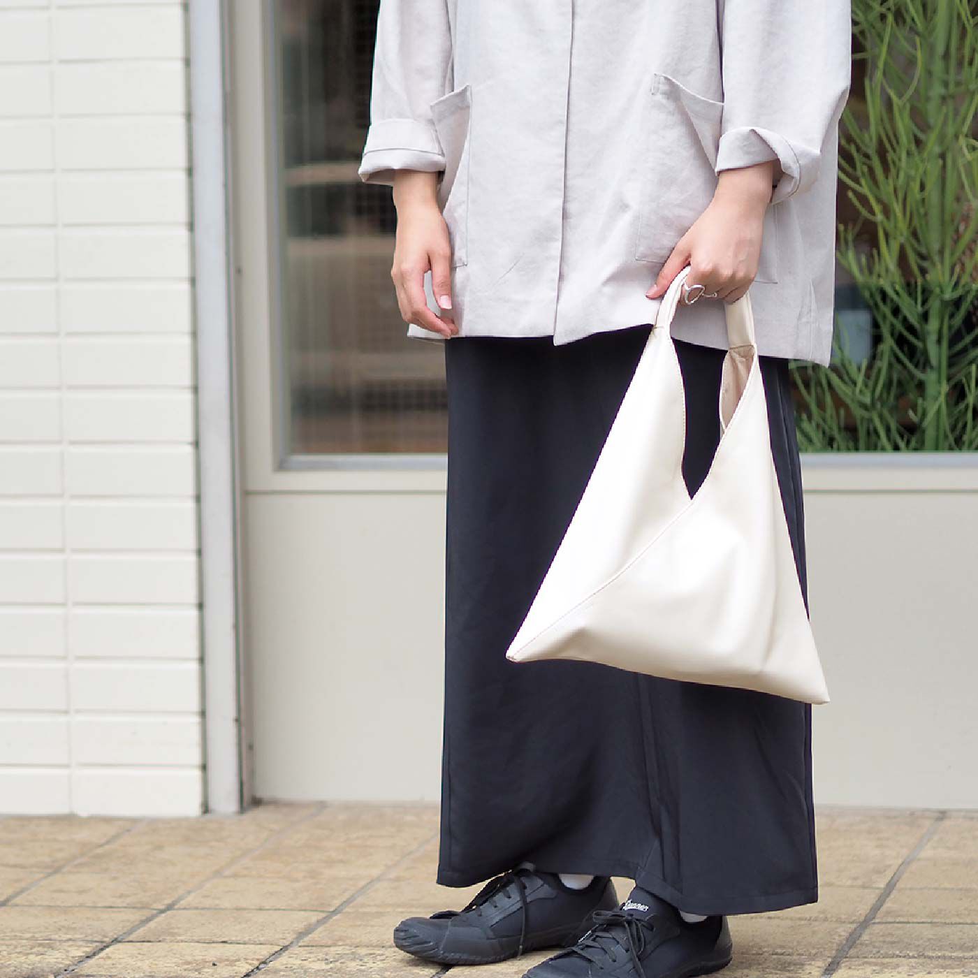 FELISSIMO PARTNERS|三角形のシンプルできれいなシルエット　トライアングルバッグ