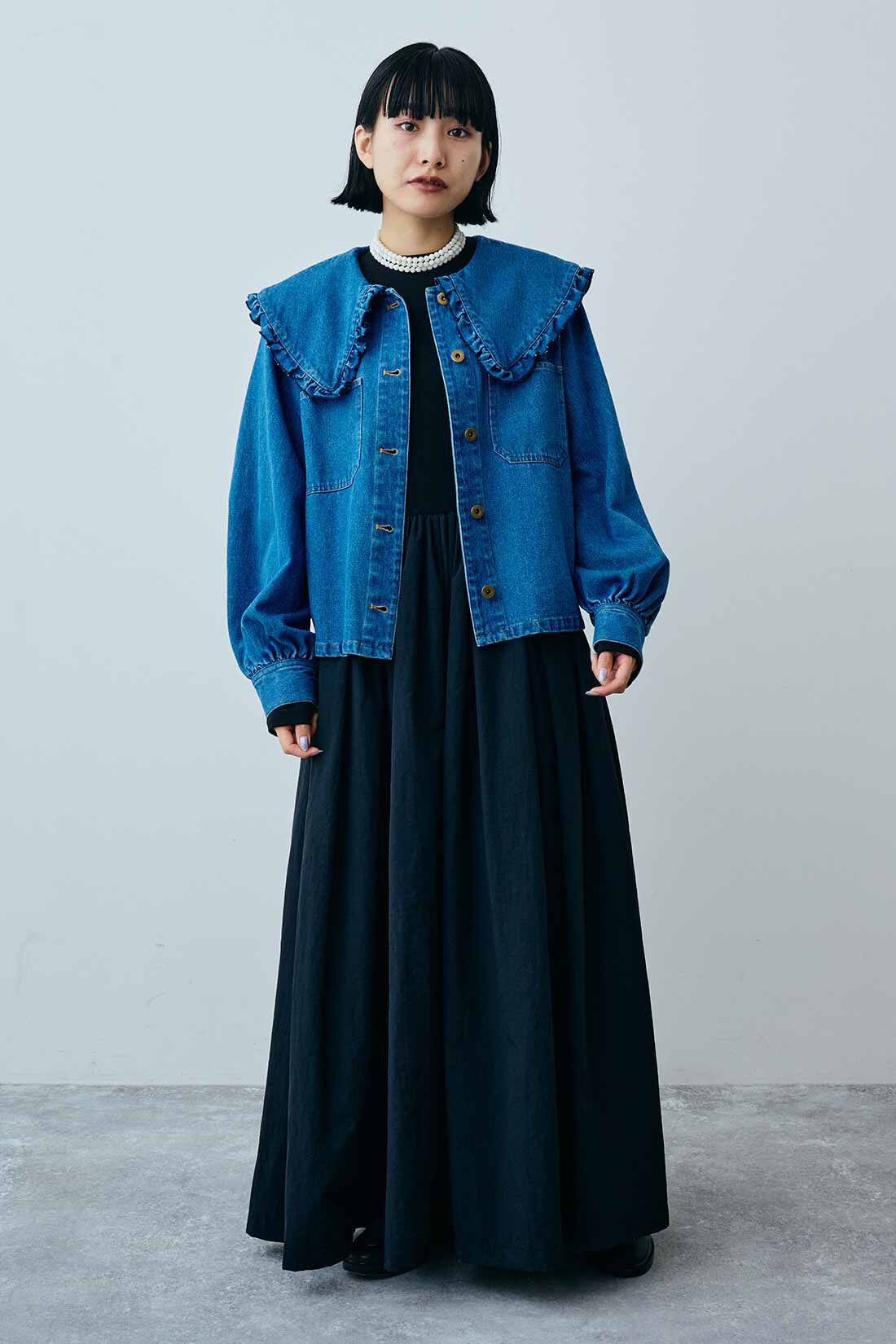 MEDE19F|MEDE19F　フリル衿デニムシャツジャケット〈ユーズドブルー〉|モデル身長：158cm　着用サイズ：M