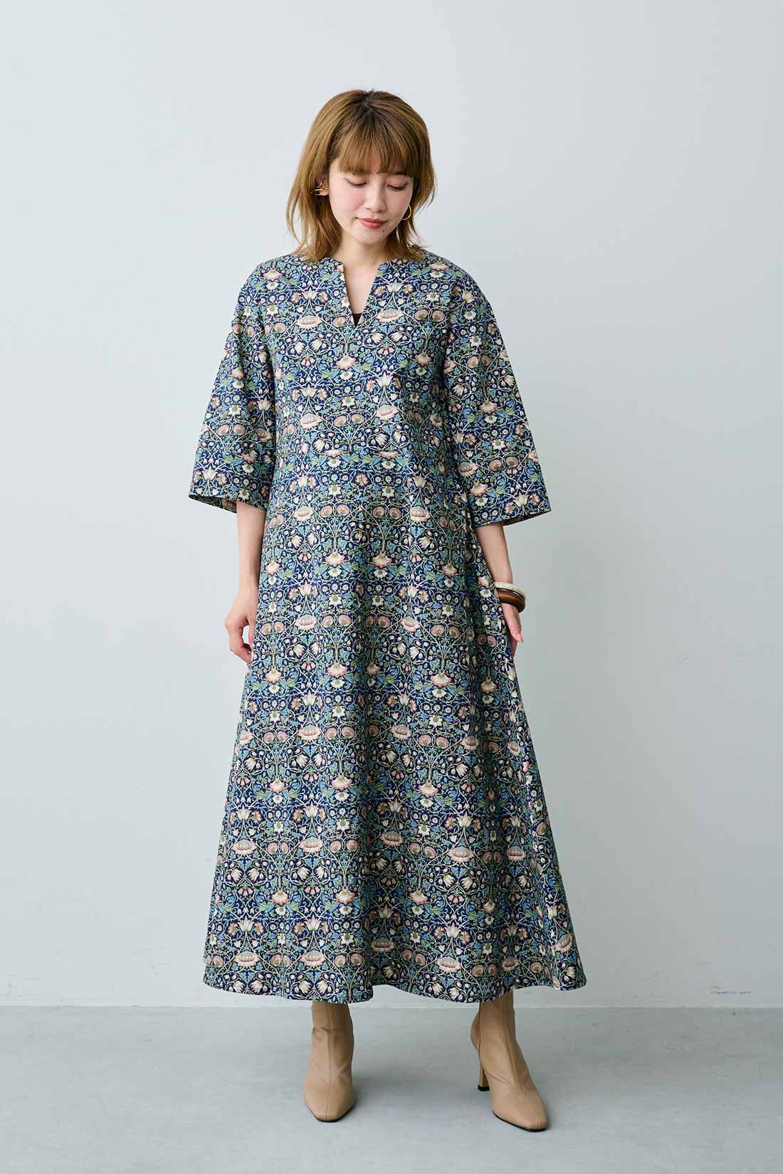 MEDE19F|【MEDE19F】〈MORRIS Gallery〉リネンコットンプリントロングワンピース〈LODDEN柄〉|モデル身長：163cm　着用サイズ：M