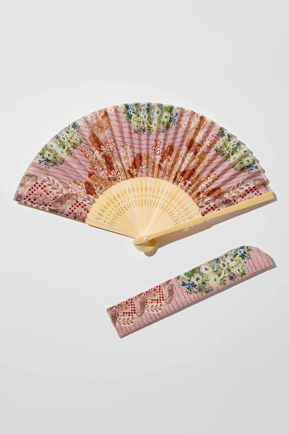 MEDE19F|MEDE19F　KCI×MEDE19F 衣裳柄扇子|持ち歩きに便利な同柄のちりめん調素材の袋付き。