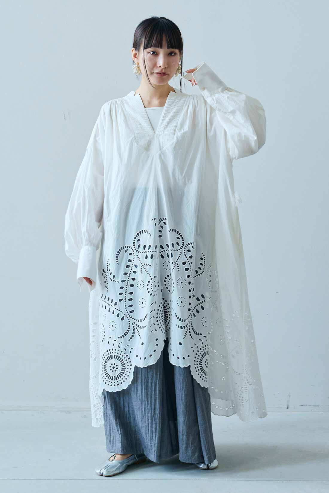 MEDE19F|MEDE19F　〈MADE IN INDIA COLLECTION〉エンブロイダリーコットンワンピース|モデル身長：158cm　着用サイズ：M
