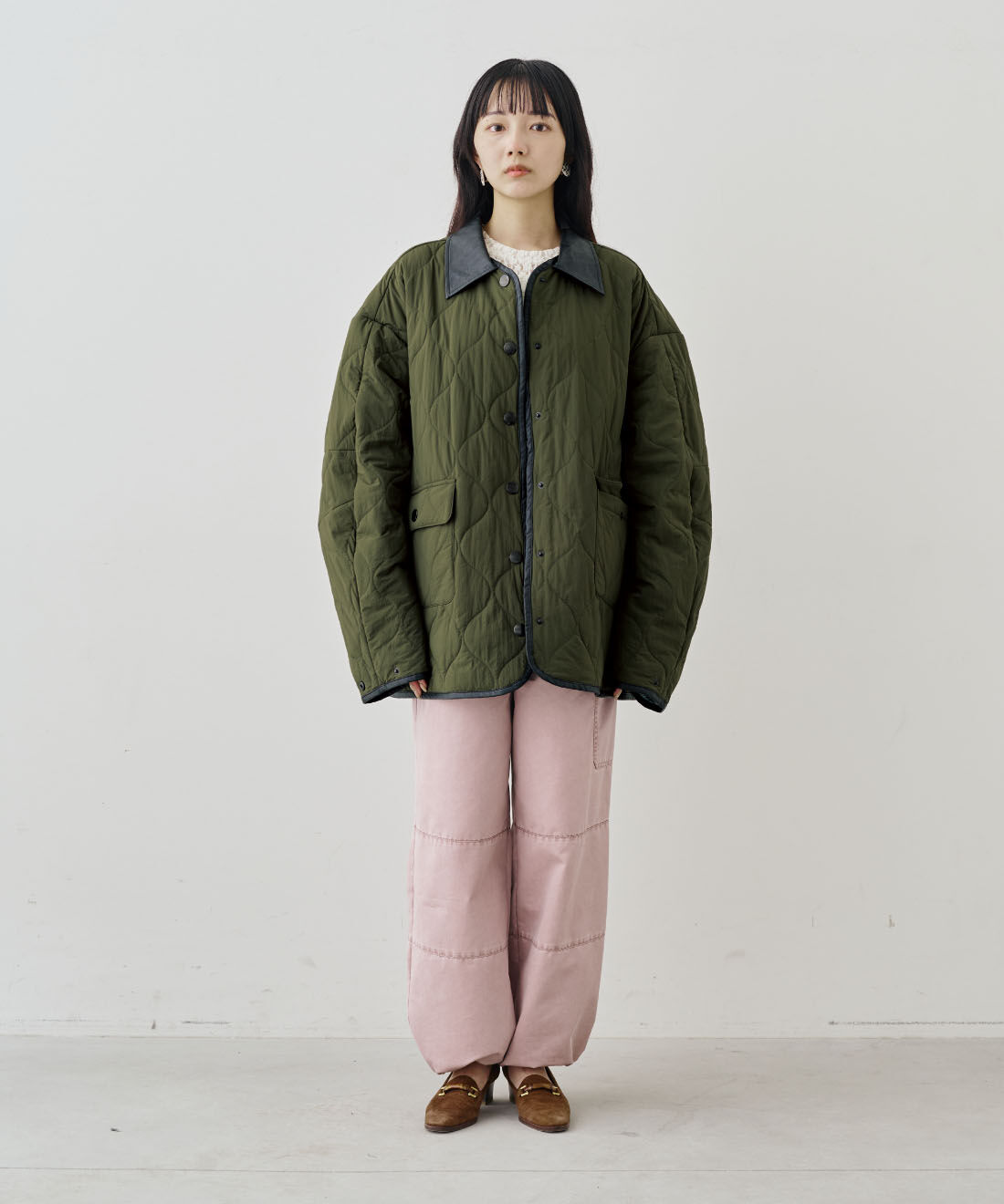 MEDE19F|MEDE19F テントシルエットのオーバーサイズキルティングジャケット〈カーキ〉|モデル身長：163cm　着用サイズ：M