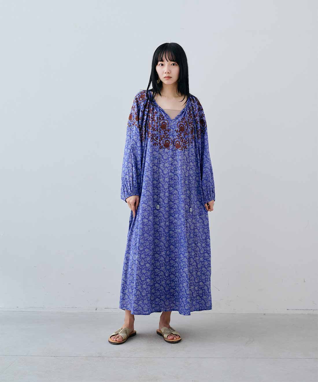 MEDE19F|コード刺繍プリント ワンピース〈バイオレット〉のコーディネート