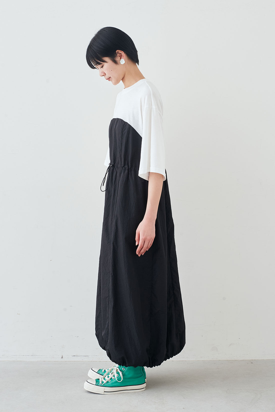 MEDE19F|MEDE19F　カットソー×撥水生地のドッキングワンピース〈ホワイト×ブラック〉