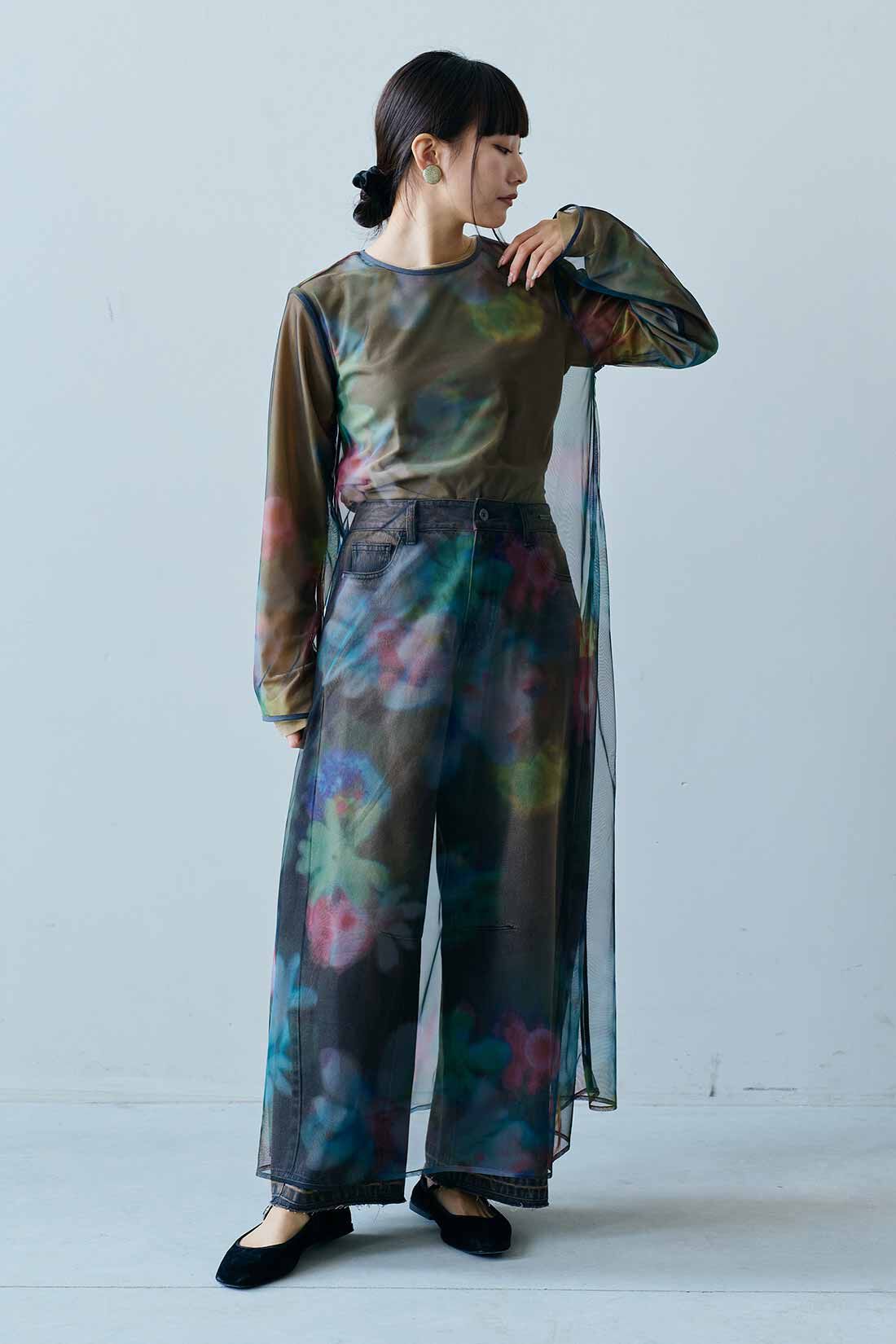 MEDE19F|MEDE19F　花柄のプリントを重ねたシアードレス〈ブラック〉|モデル身長：158cm　着用サイズ：M