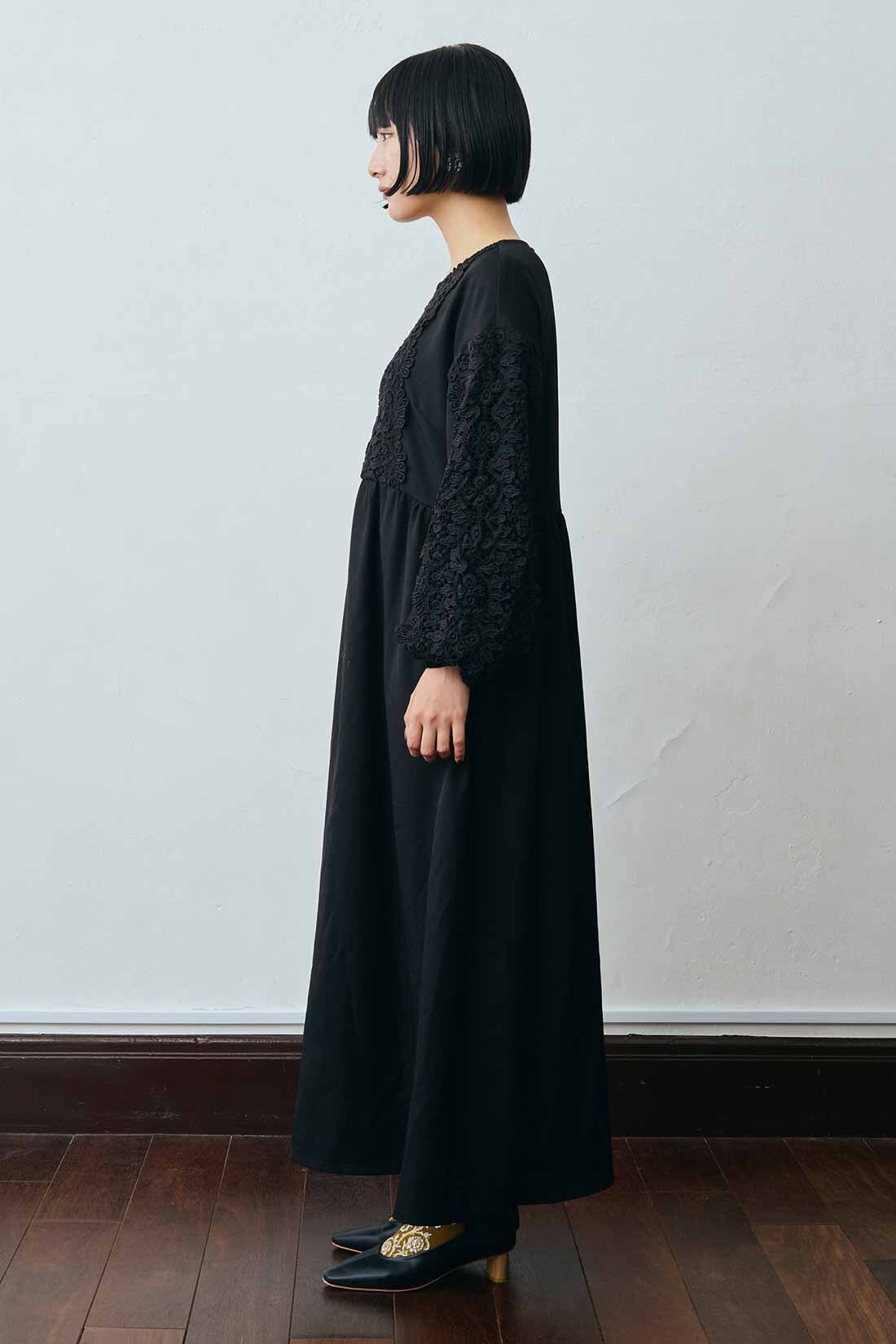 MEDE19F|MEDE19F レースを重ねたワンピース〈ブラック〉|モデル身長：158cm　着用サイズ：M