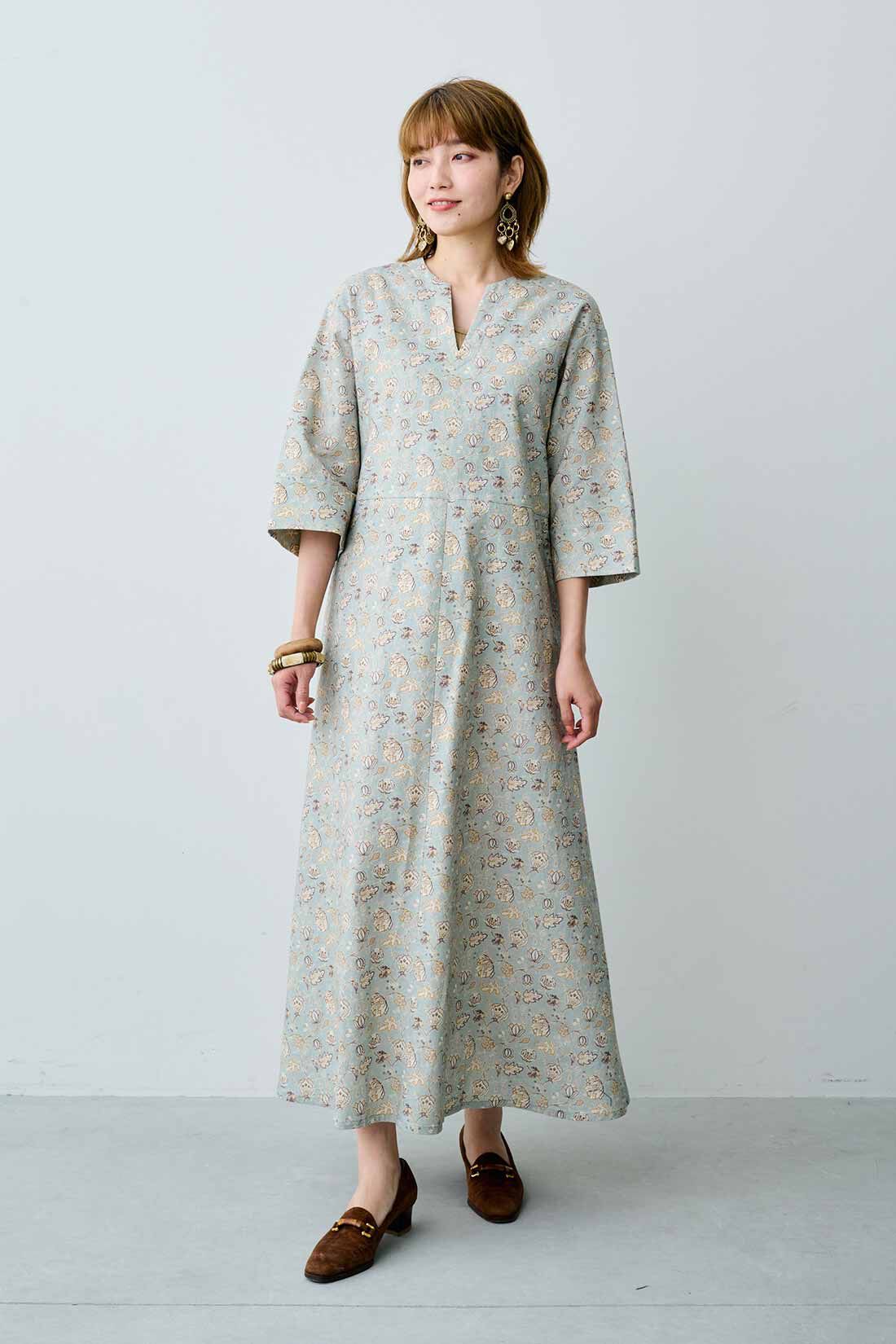 MEDE19F|【MEDE19F】〈MORRIS Gallery〉リネンコットンプリントロングワンピース〈LODDEN柄〉|モデル身長：163cm　着用サイズ：M