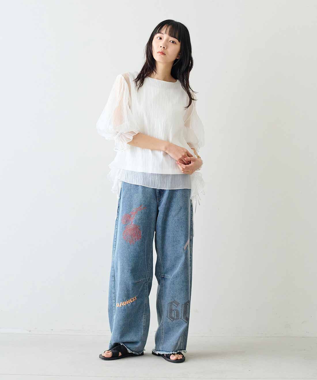 MEDE19F|MEDE19F 刺しゅうとプリントをほどこしたバレルデニム|モデル身長：163cm　着用サイズ：M