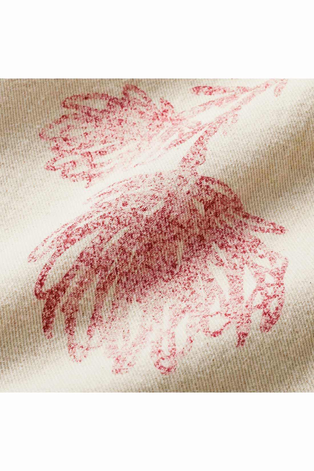 MEDE19F|MEDE19F　刺繍とプリントにこだわったバレルパンツ〈オフホワイト〉|カスを残した生成りのツイル素材。やわらかく、ざっくりした味わい。