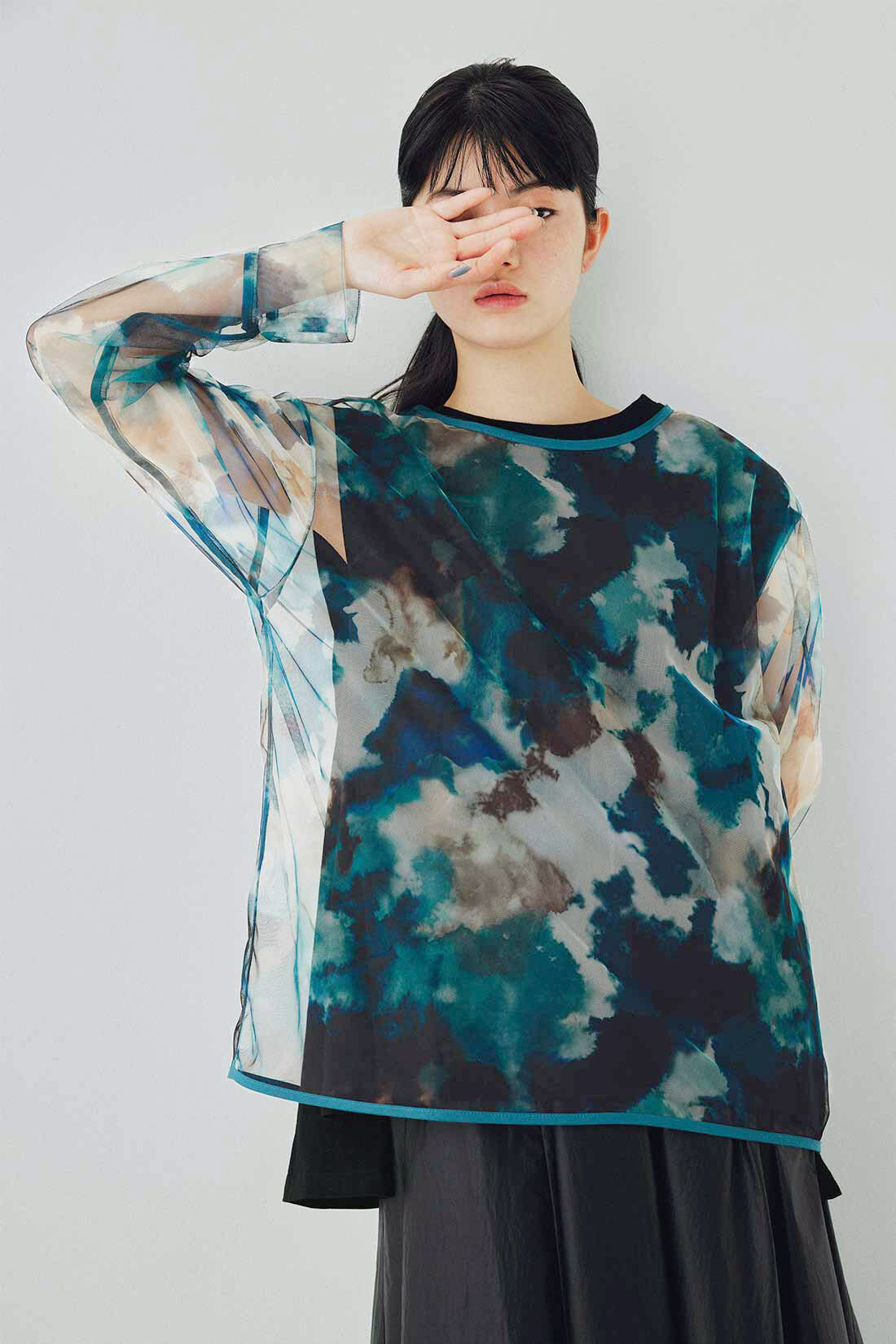 MEDE19F|MEDE19F　マーブル柄を重ねたシアートップス〈グリーン〉