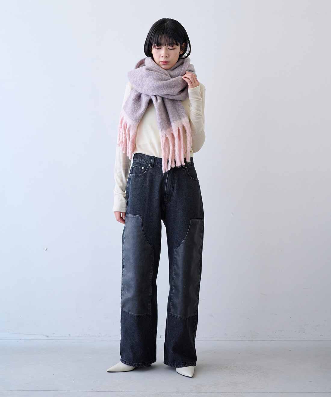 MEDE19F [メデ・ジュウキュウ]|配色遣いの大判ストールとウール100％素材 カットソーハイネックトップスの会とウール100％素材 カットソータートルの会のコーディネート