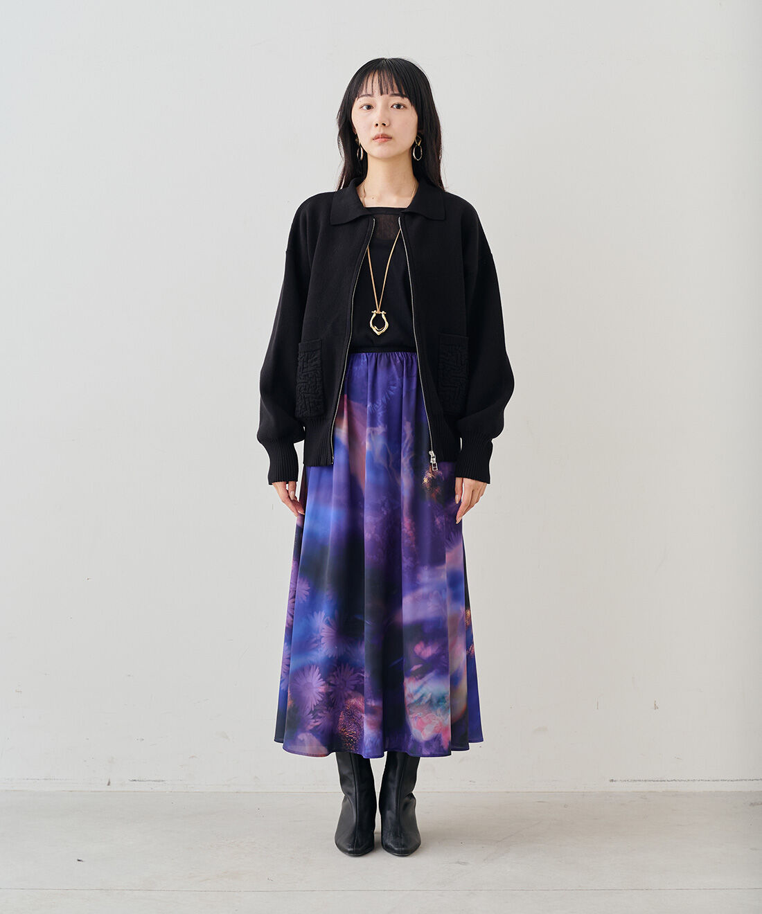 MEDE19F|コットンシアー ラグラントップスと花プリントとレースのスカートセット〈ブラック＆パープル〉のコーディネート
