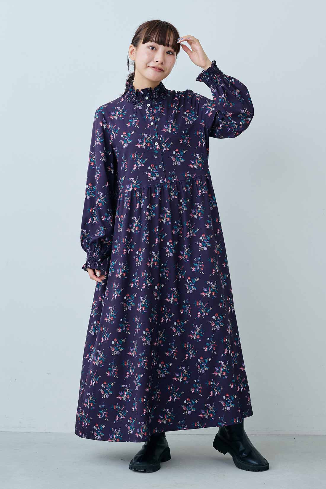 MEDE19F|MEDE19F　ミュルーズモダン〈「ミュルーズ染織美術館」アーカイブコレクション〉プリントロングワンピース〈パープル〉|モデル身長：158cm　着用サイズ：M