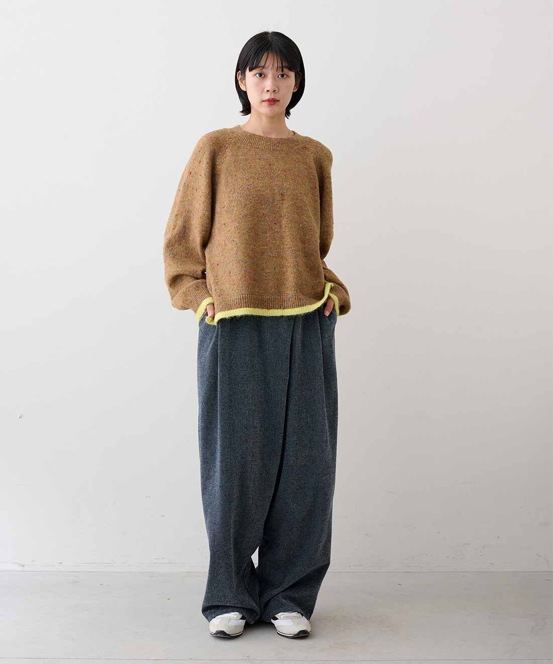 MEDE19F|配色ライン カラフルネップニットの会とサイドラインフリルエアロゲルカットソーパンツのコーディネート