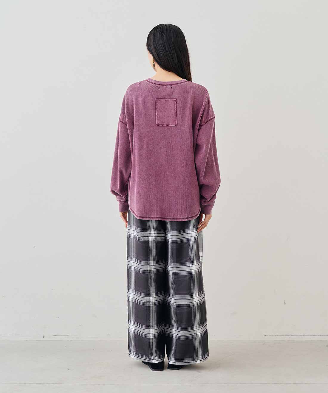 MEDE19F|MEDE19F　ケミカル加工をほどこしたワッフルトップスの会|モデル身長：163cm　着用サイズ：M