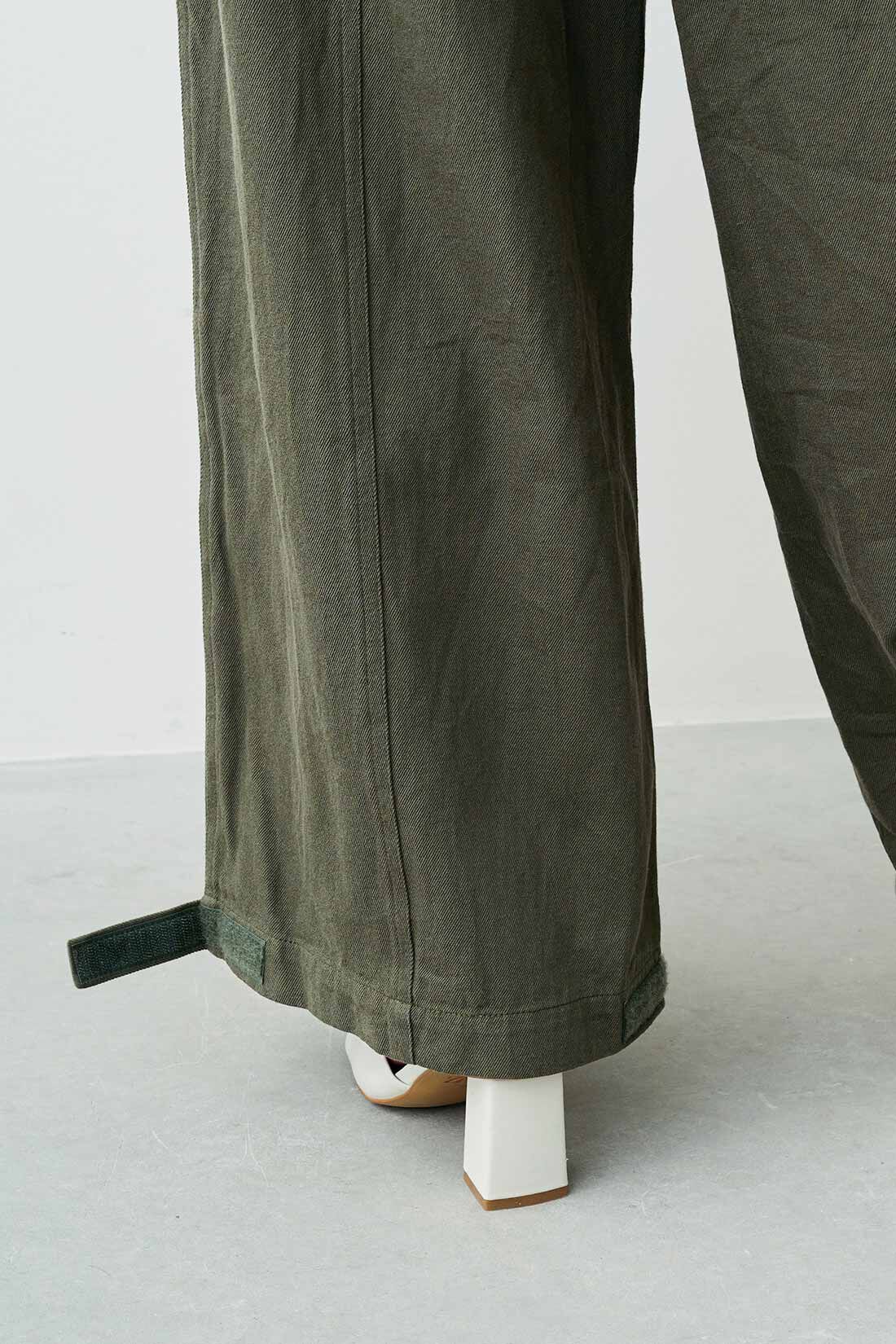 MEDE19F|MEDE19F　製品洗いをほどこしたベイカーパンツ〈カーキ〉|すそは面ファスナー付き。そのままストレートでも、絞ってもはける2-WAY。