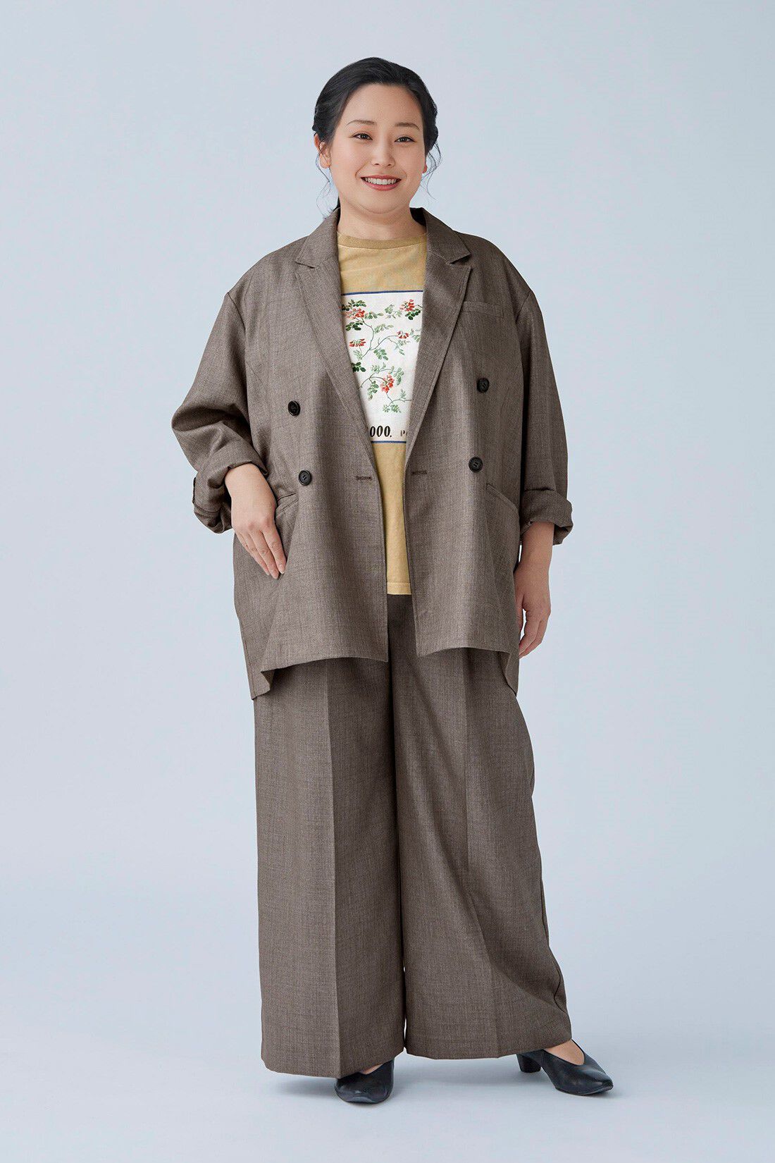 MEDE19F [メデ・ジュウキュウ]|MEDE19F　シャークスキンのリラックスワイドスラックス〈グレーベージュ〉