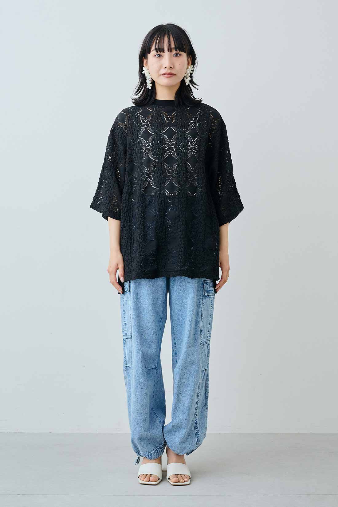 MEDE19F|MEDE19F　ストレッチレースの異素材切り替えTシャツ〈ブラック〉|モデル身長：158cm　着用サイズ：M