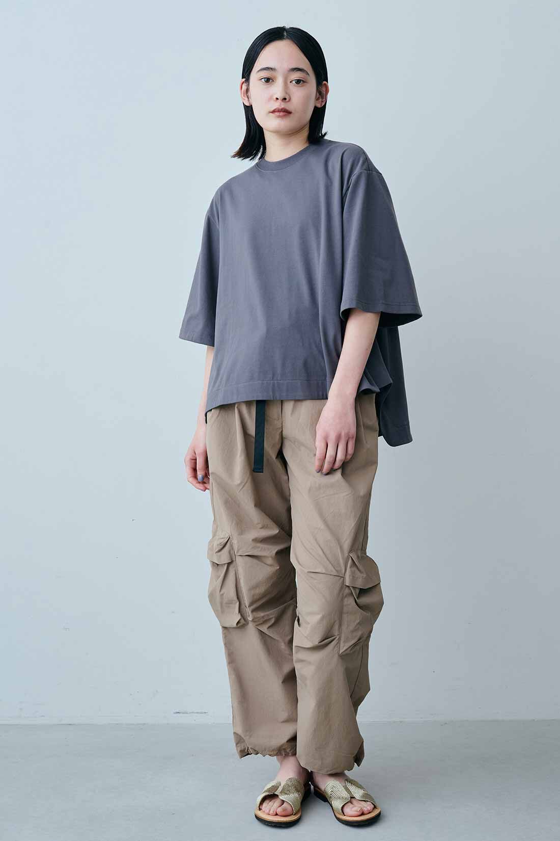 MEDE19F|MEDE19F　撥水ナイロンのベルテッドカーゴパンツ|モデル身長：167cm　着用サイズ：M
