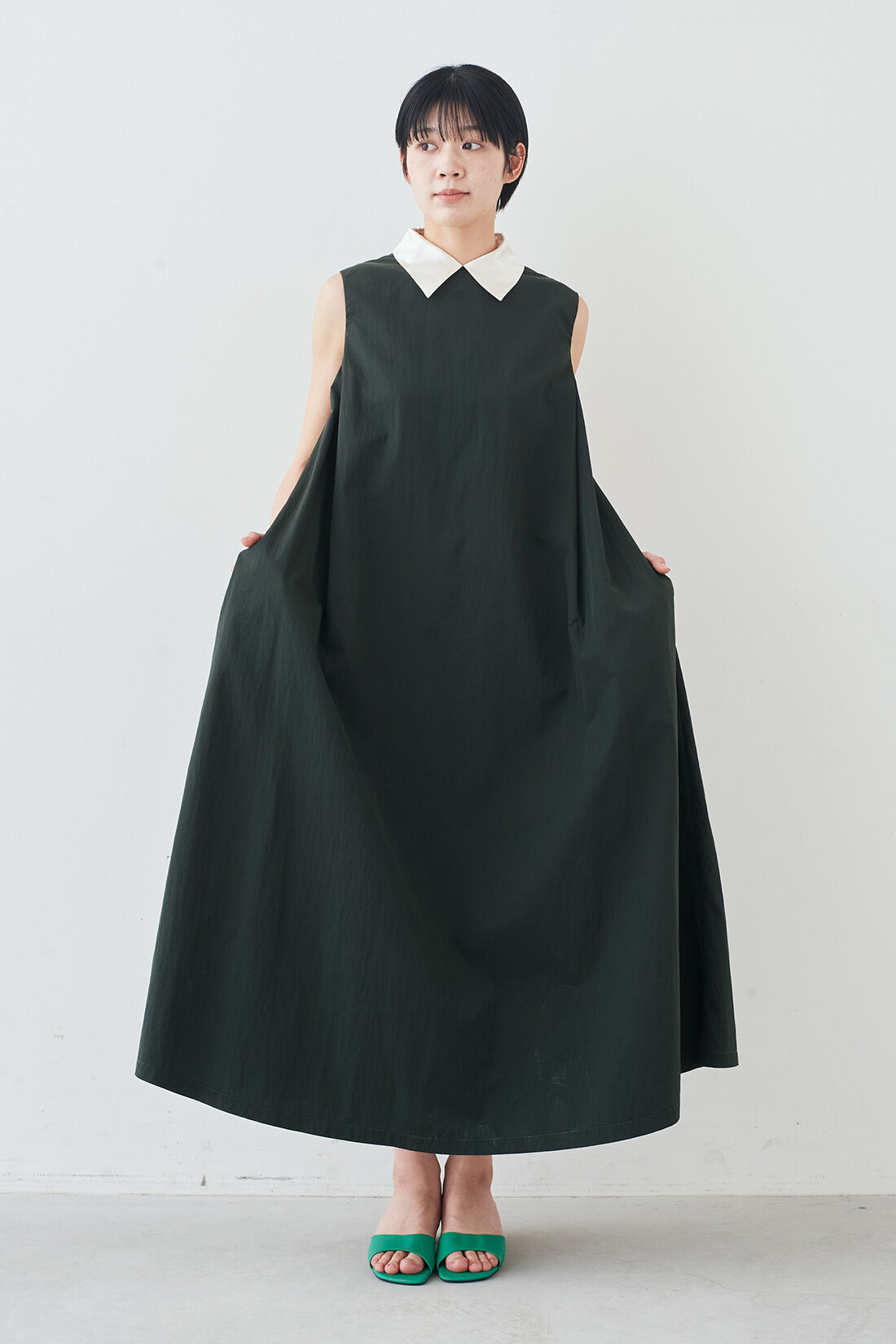 MEDE19F|MEDE19F　高山都さんコラボ 衿付き撥水加工ワンピース|モデル身長：163cm　着用サイズ：M