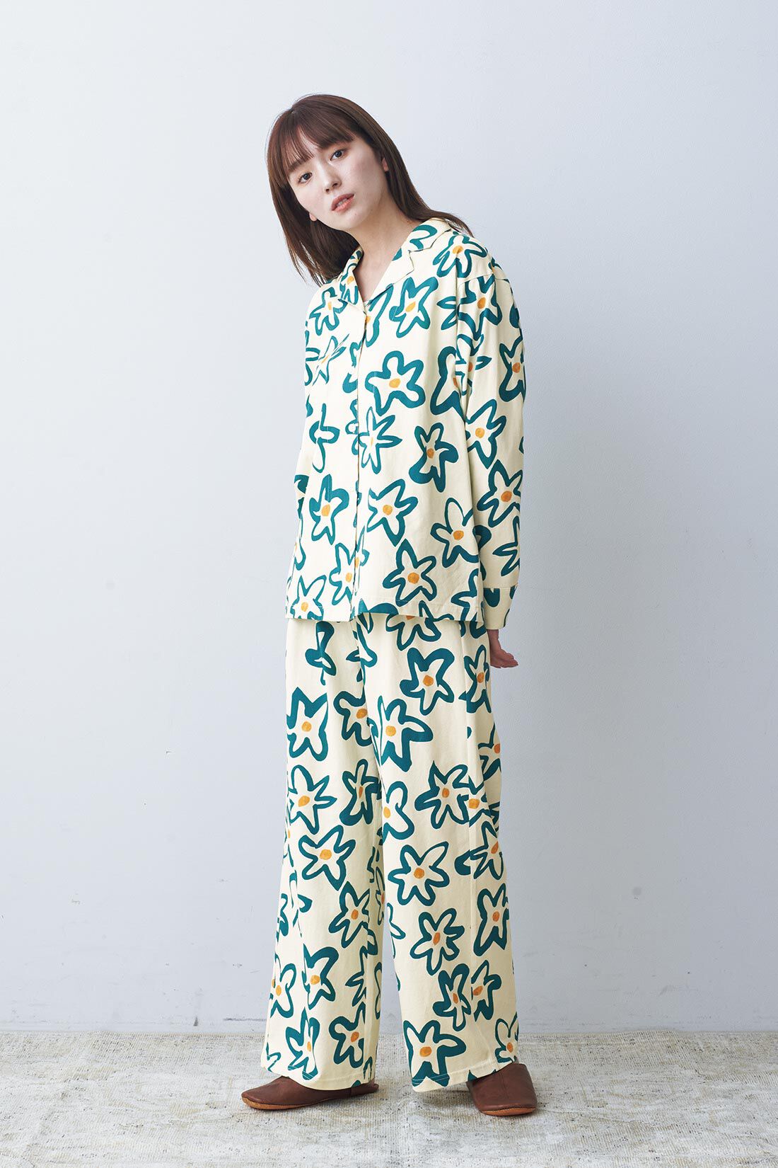 MEDE19F|MEDE19F　夏の花パジャマ〈アイボリー〉|モデル身長：168cm　Mサイズ着用