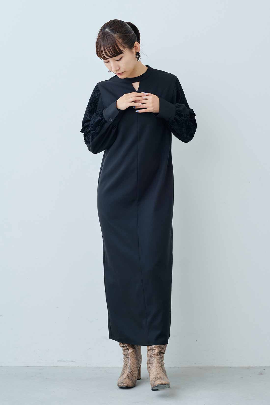 MEDE19F|MEDE19F　後ろ姿にこだわったベロアレース遣いワンピース〈ブラック〉|モデル身長：158cm　着用サイズ：M