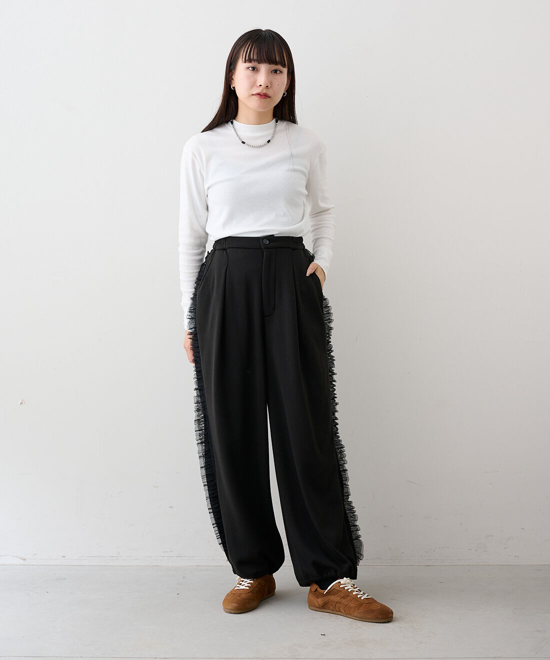 MEDE19F|MEDE19F　サイドラインフリルエアロゲルカットソーパンツ|モデル身長：158cm　着用サイズ：M