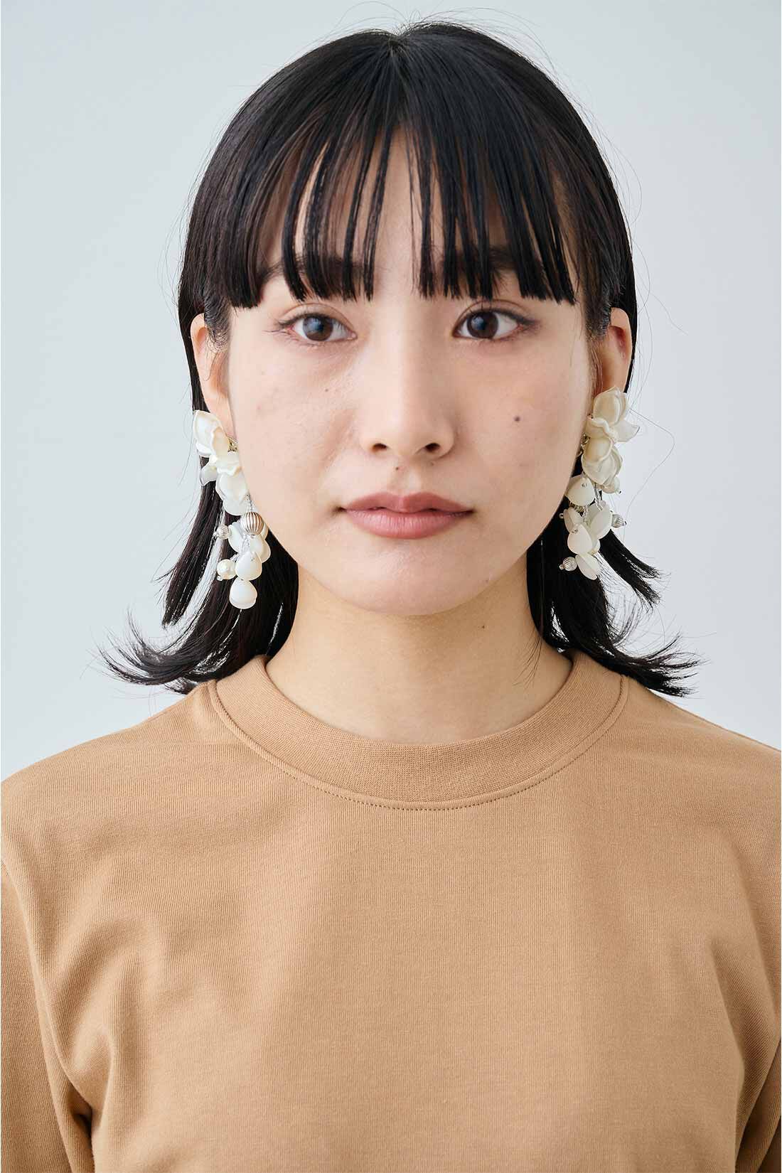 MEDE19F|MEDE19F　Boutique888さんコラボ フラワーモチーフイヤアクセ〈アイボリー〉