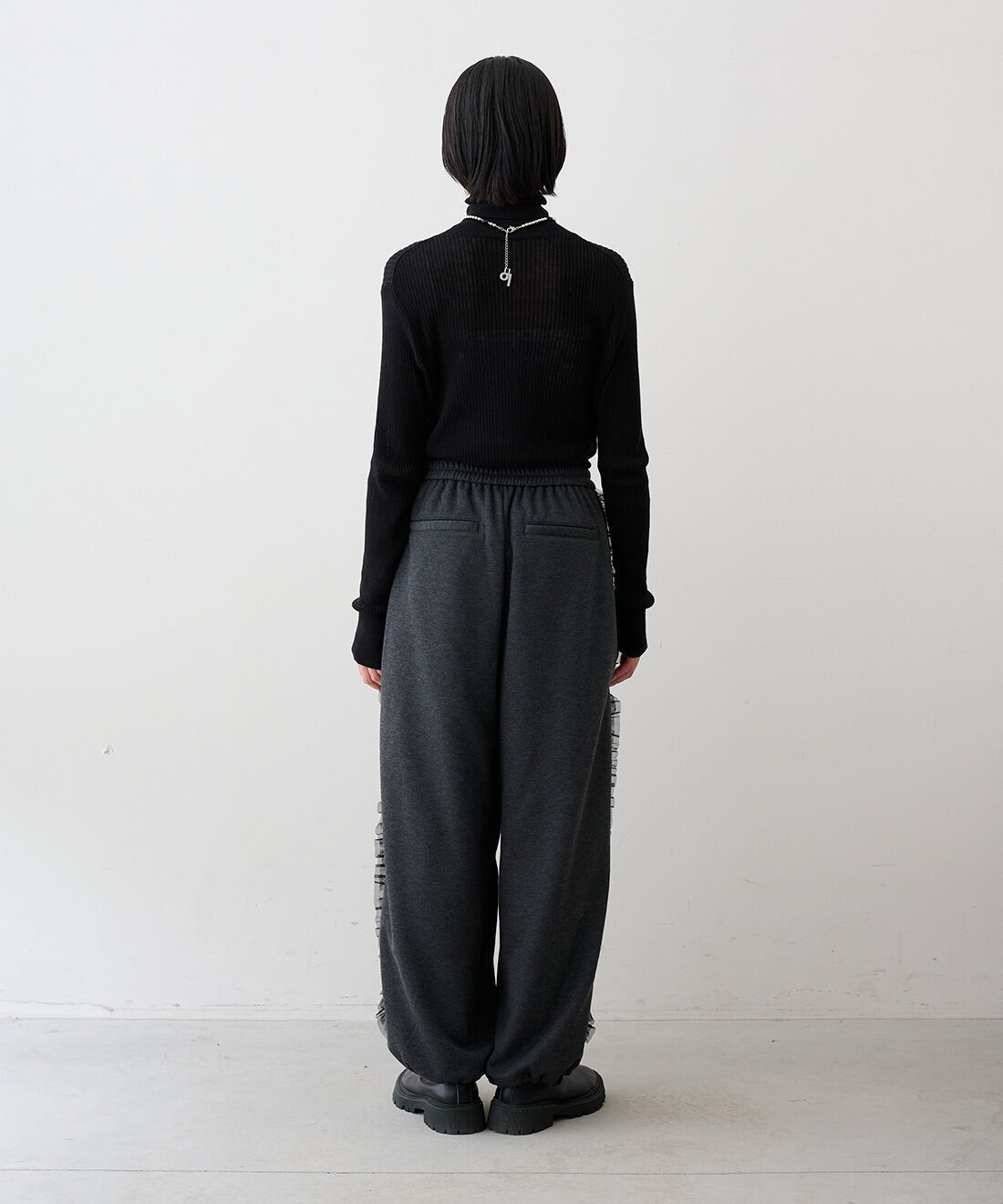 MEDE19F|MEDE19F　サイドラインフリルエアロゲルカットソーパンツ|モデル身長：163cm　着用サイズ：M