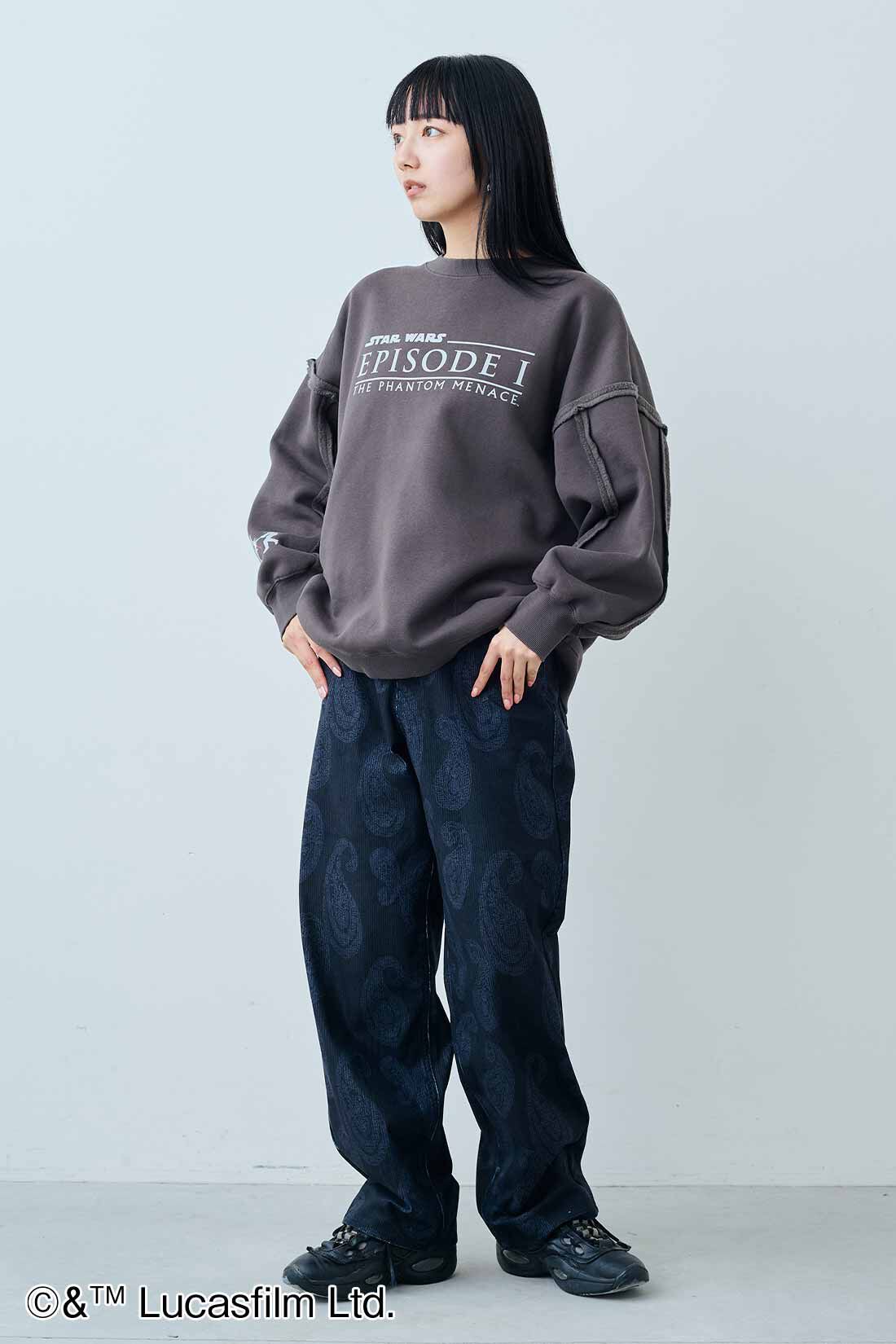 MEDE19F|MEDE19F　大人のペーズリー柄プリントコーデュロイパンツ〈ブラック〉|モデル身長：163cm　着用サイズ：M