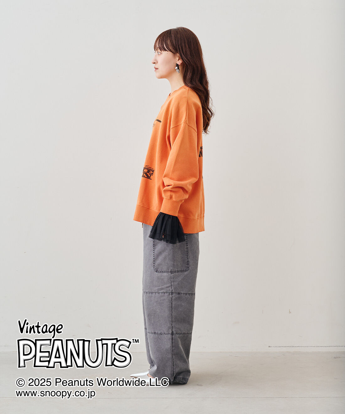 MEDE19F|MEDE19F　PEANUTS 古着屋でみつけたようなスウェット|モデル身長：156cm　着用サイズ：M