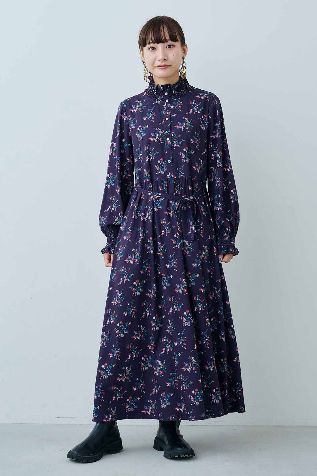 MEDE19F|MEDE19F　ミュルーズモダン〈「ミュルーズ染織美術館」アーカイブコレクション〉プリントロングワンピース〈パープル〉|モデル身長：158cm　着用サイズ：M