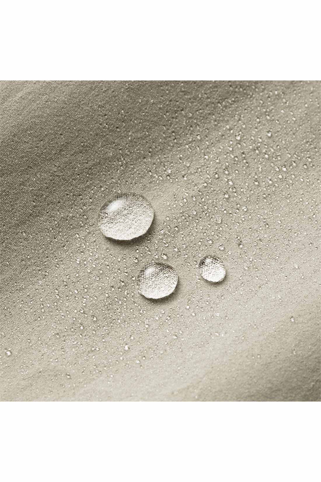 MEDE19F|【MEDE19F】水を受け流すミノテック（R）素材のオーバートレンチコート〈グレージュ〉|イネの葉の撥水メカニズムを繊維で再現したファブリック