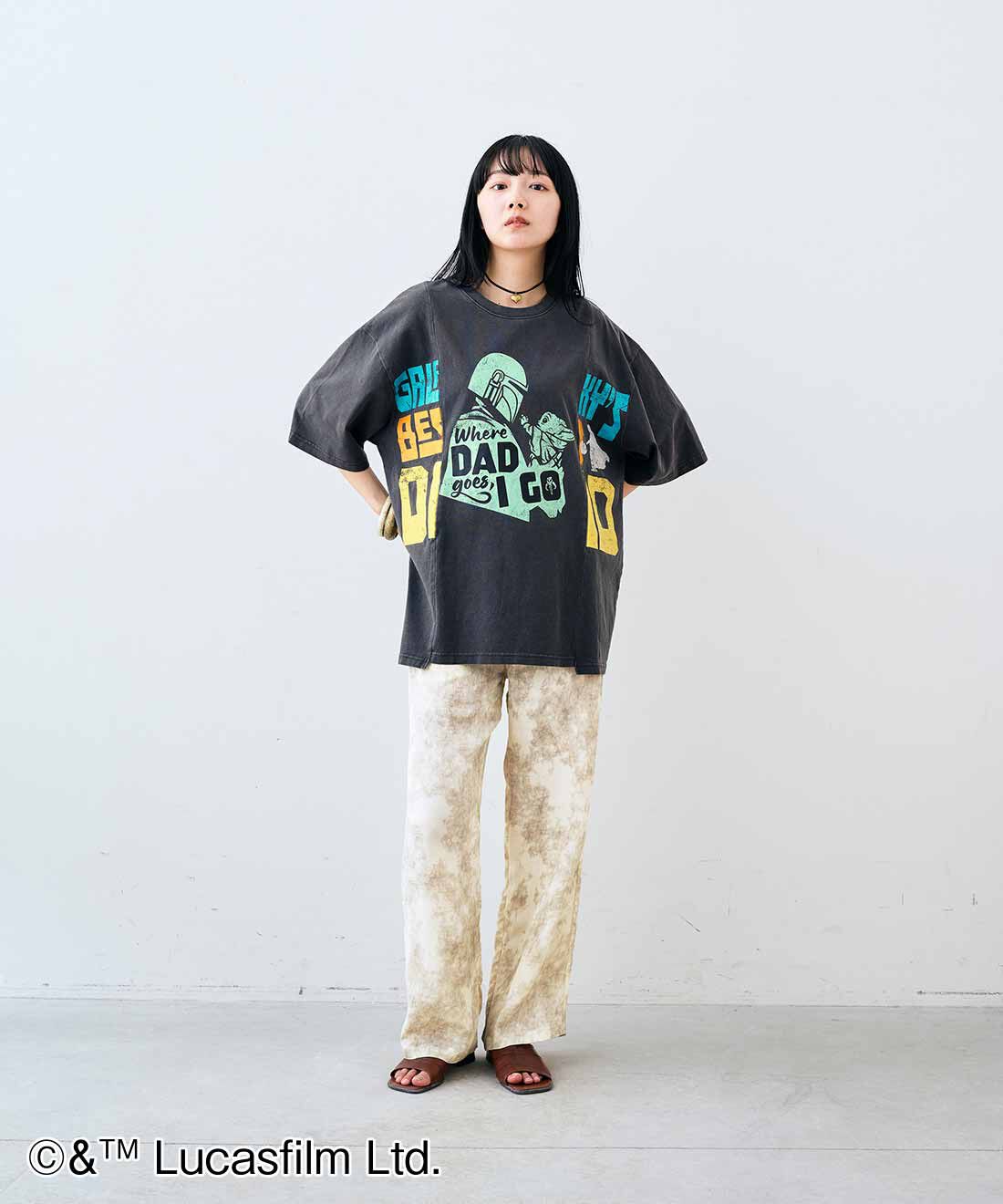 MEDE19F|ムラ染め調 プリントイージーパンツ〈アイボリー〉とヴィンテージハートモチーフベルベットリボンチョーカーのコーディネート|163cm　size：M