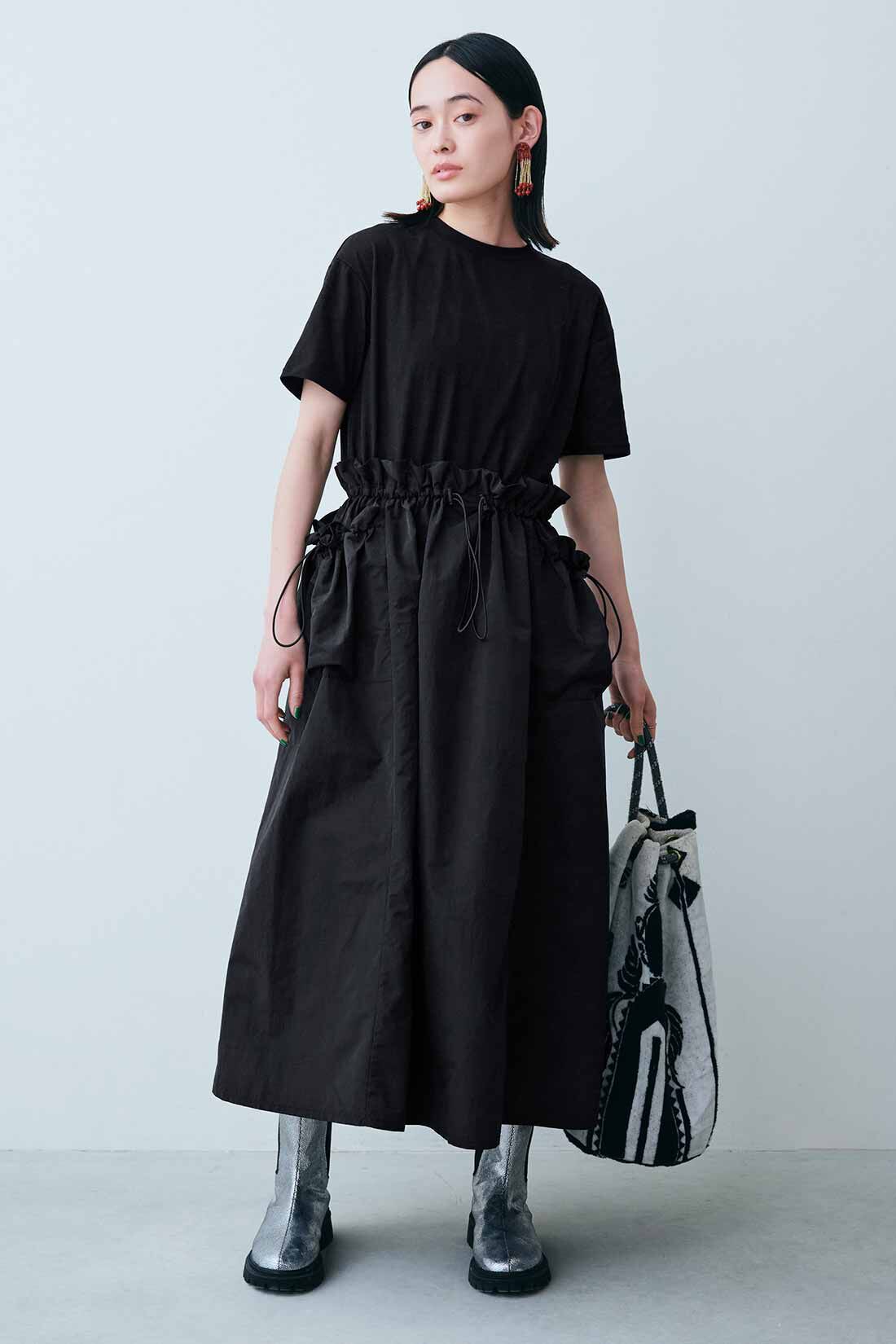 MEDE19F|MEDE19F カットソー×撥水生地のドッキングワンピース〈ブラック〉|モデル身長：167cm　着用サイズ：M