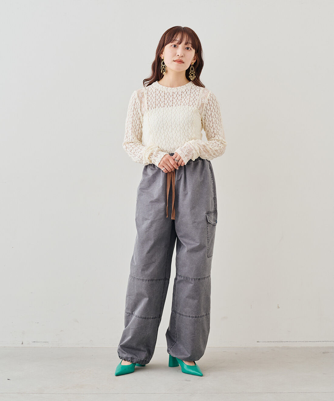 MEDE19F|ミュルーズモダン 中わた入りリバーシブルブルゾン〈ベージュ〉とレース切り替えトップスのコーディネート