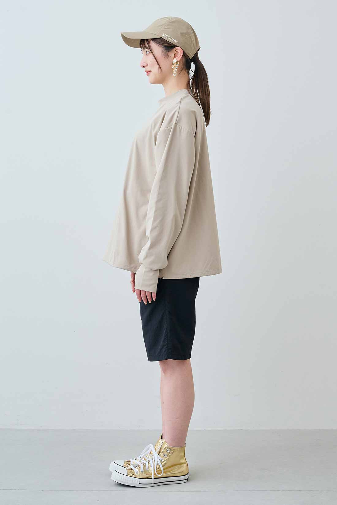 MEDE19F|MEDE19F　ラッシュガード使いトップス〈ベージュ〉|モデル身長：162cm　着用サイズ：M