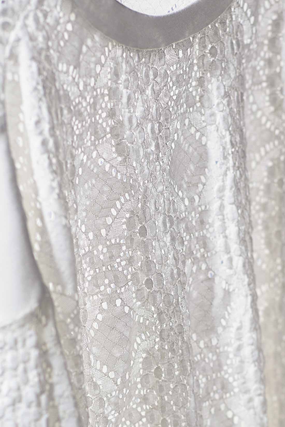 MEDE19F|MEDE19F　ストレッチレースの異素材切り替えTシャツ|着心地のラクなストレッチレース。アンティーク風のニュアンスにこだわりました。