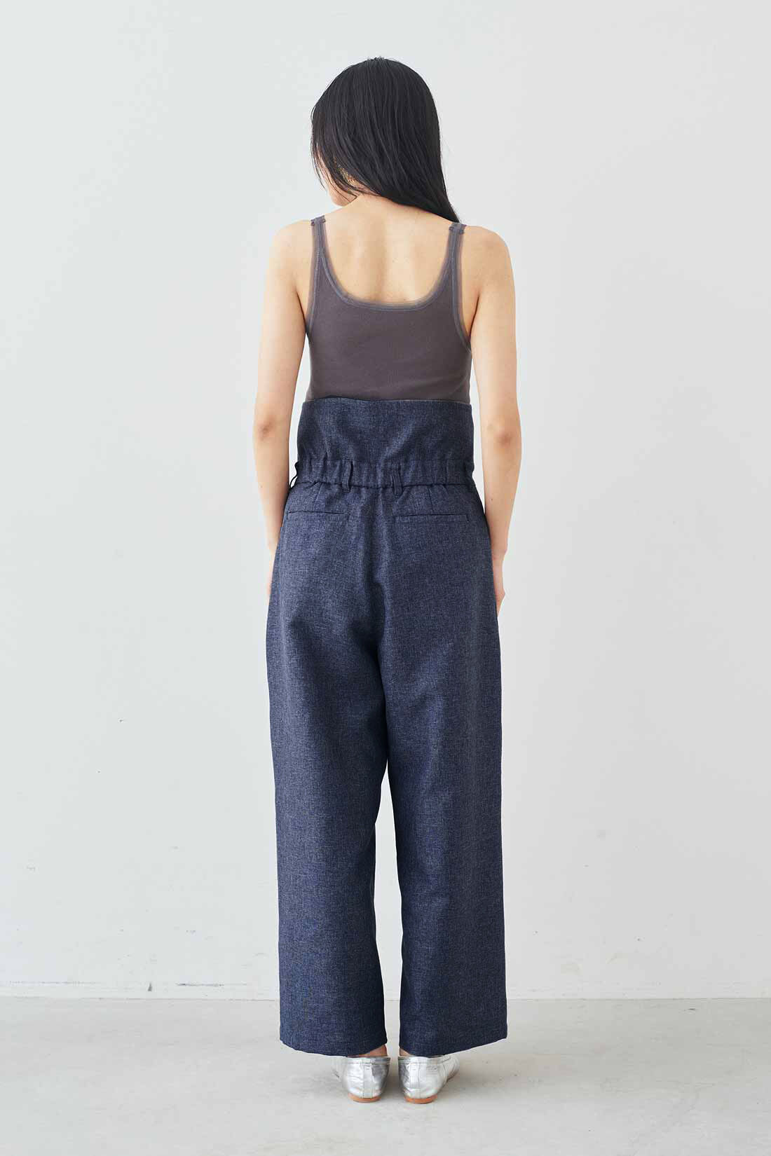 MEDE19F|MEDE19F　リネンライク素材のウエストアクセントパンツ〈グレー〉|モデル身長：163cm　着用サイズ：M