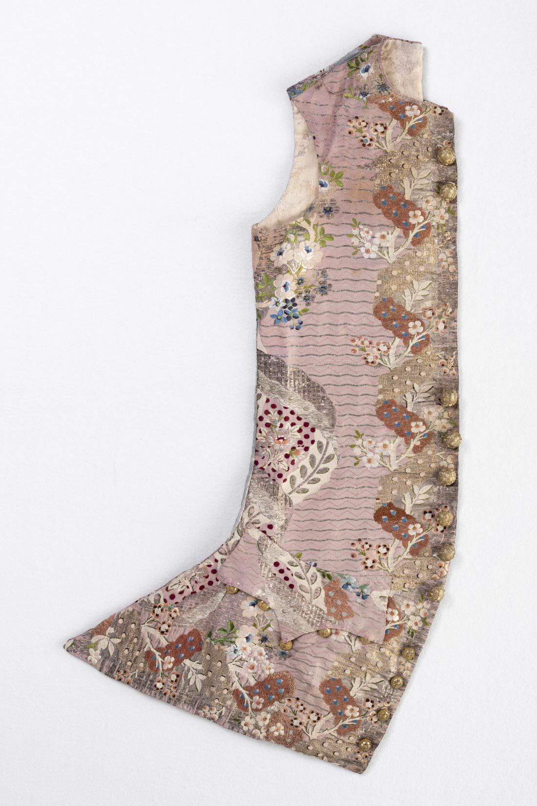MEDE19F|MEDE19F　KCI×MEDE19F 衣裳柄扇子|ウエストコート　18世紀中頃　フランス製　© The Kyoto Costume Institute, Photo by Yuki Moriya